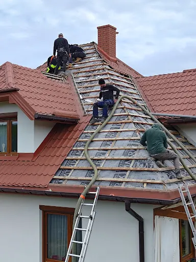 Naprawa i ocieplenie poddasza celulozą, ocieplanie dachów - Wdmuchiwanie izolacji